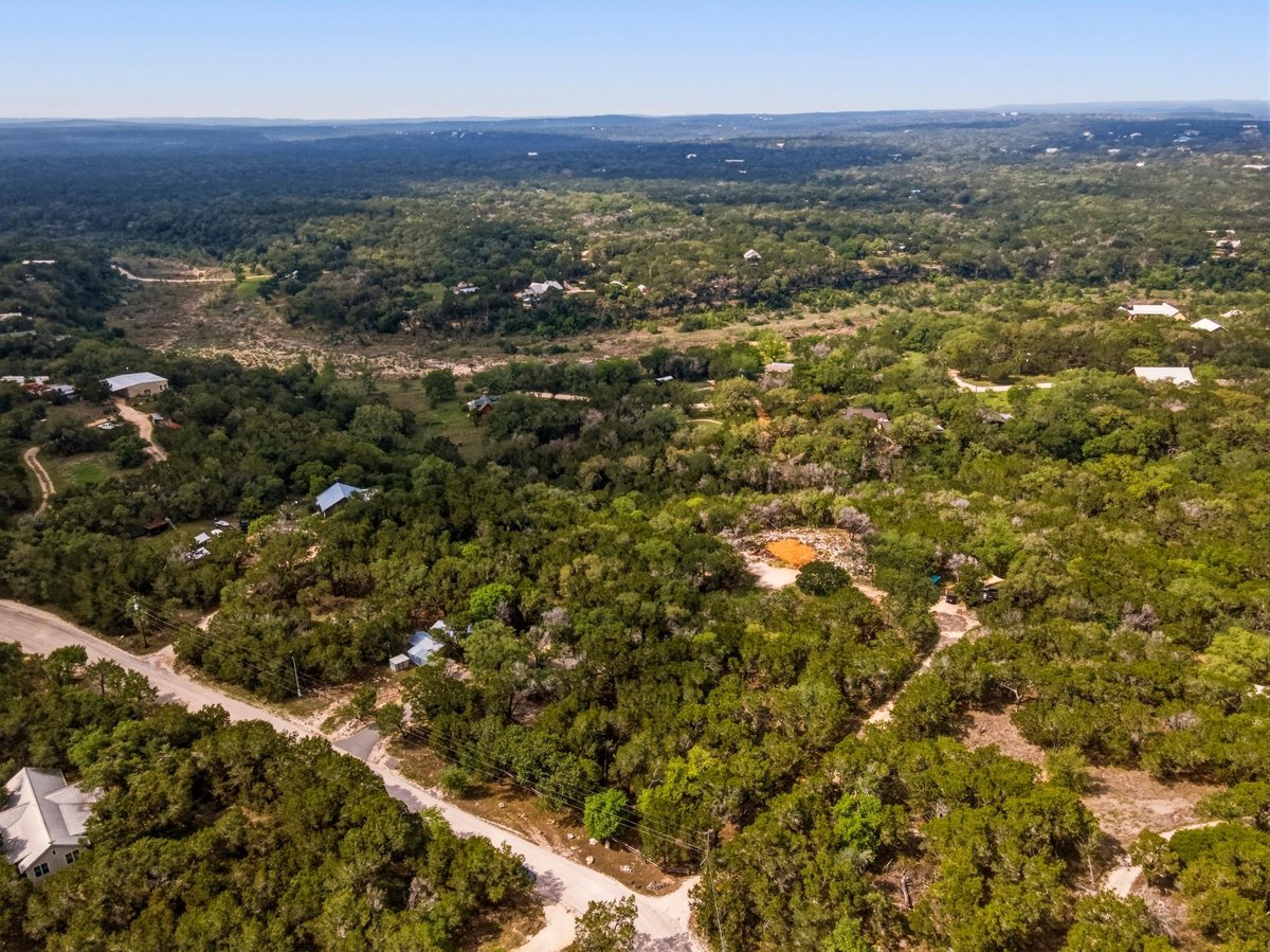 Living area at 410 Cedar Bend Rd - Burnett Ranch Sec 2, Wimberley, TX