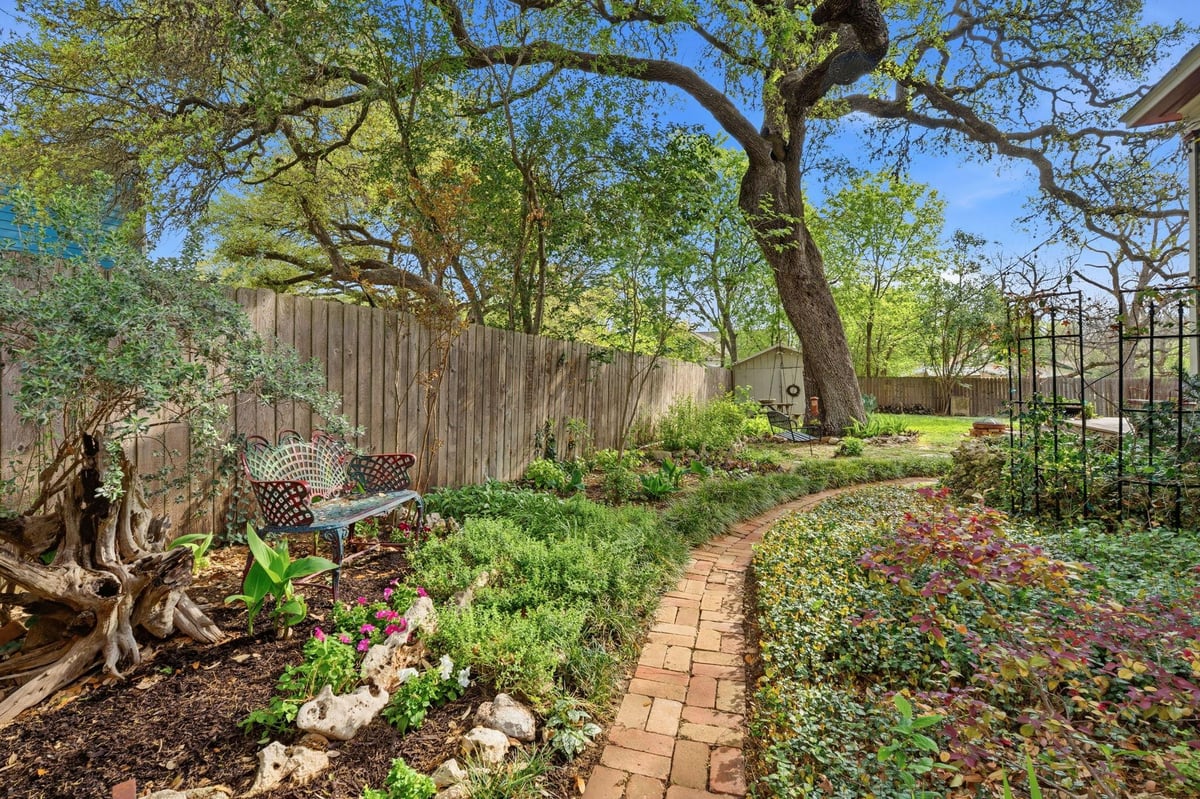 View 410 Cibilo St in Polks 410 Cibilo St - front exterior - Luxury home in Polks, Lockhart, TX