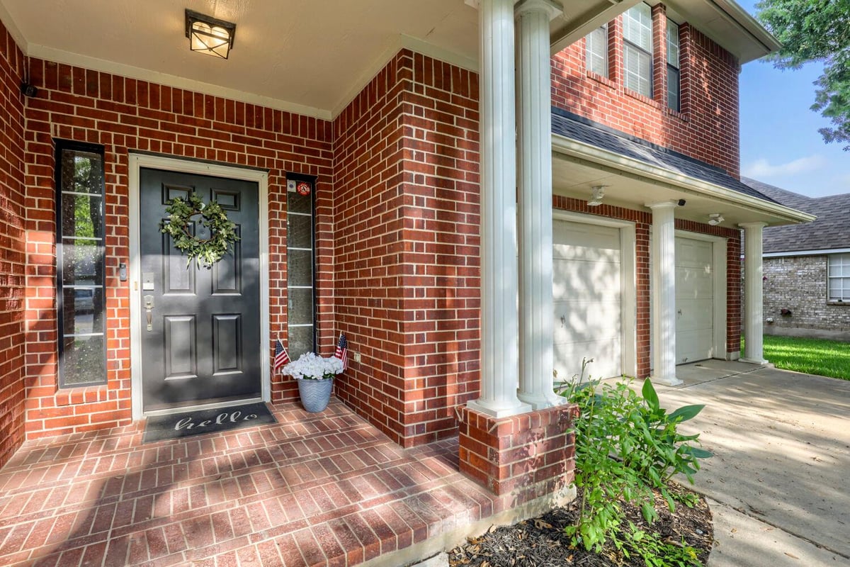 410 Thunderbay DR - property photo 1 - Luxury home in Stonehedge Sec 02, Georgetown, TX