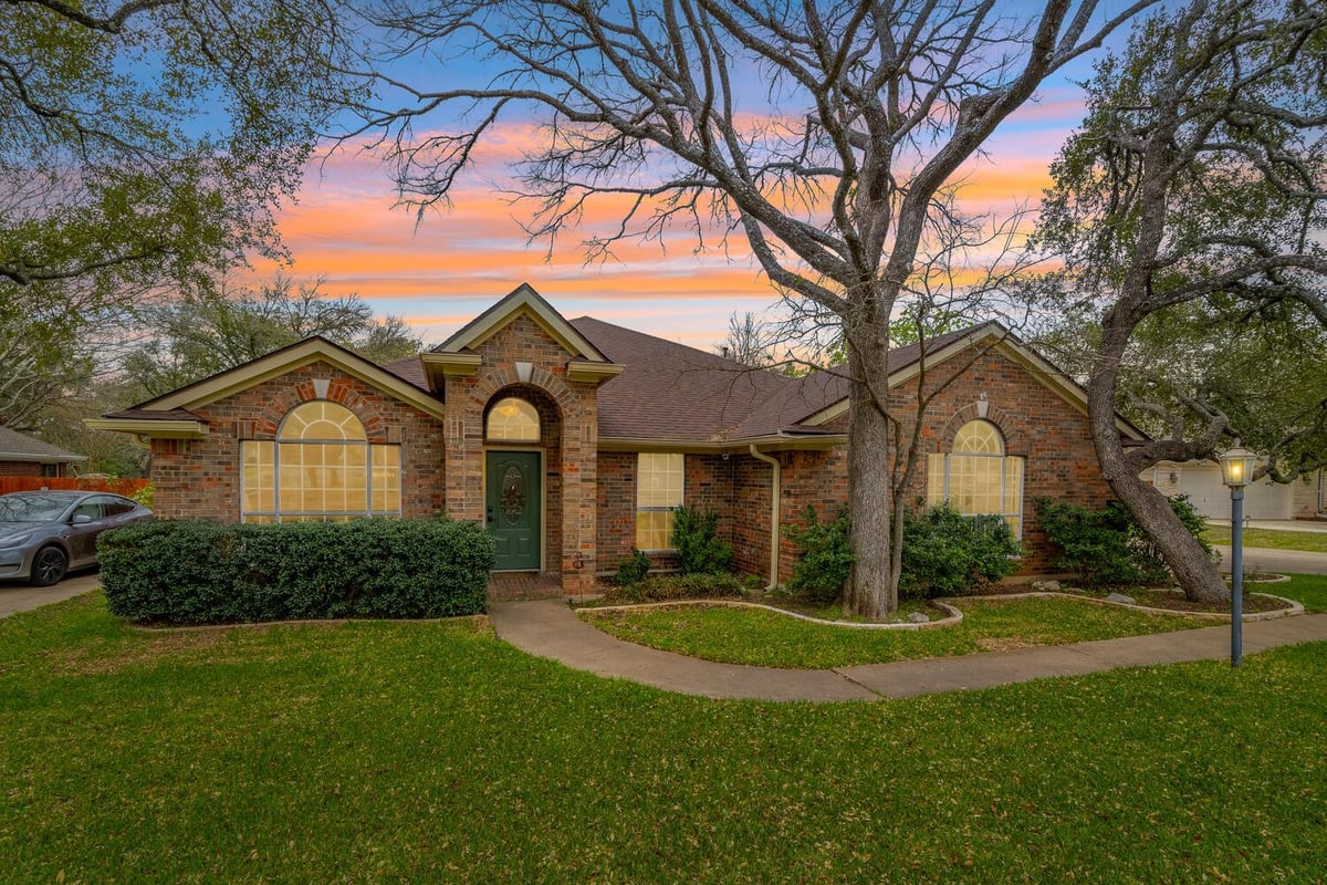 View 4101 Idalia DR in Oak Creek Parke Sec 04 4101 Idalia DR - property photo 1 - Luxury home in Oak Creek Parke Sec 04, Austin, TX