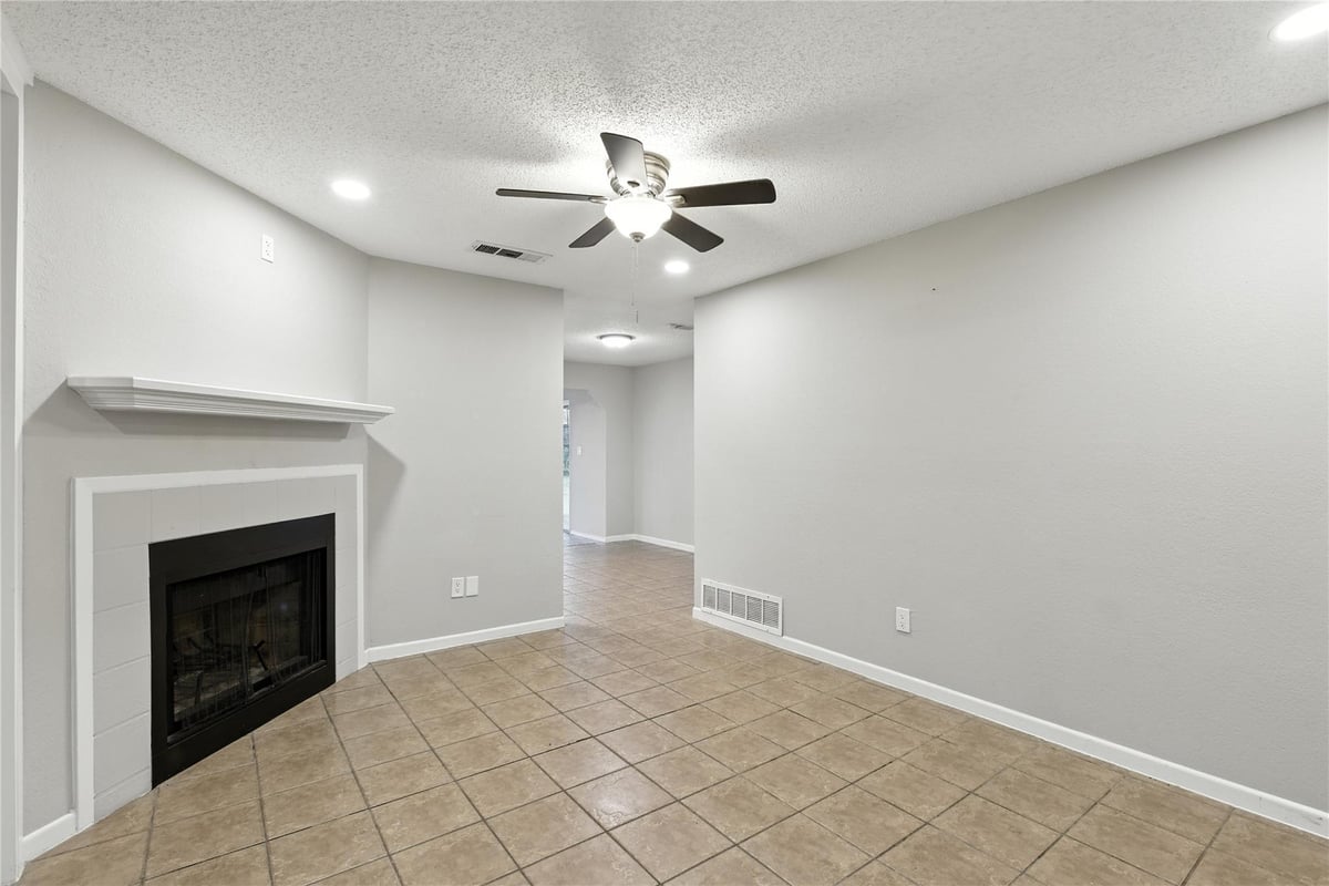 Living area at 4103 Koala Dr - 3 bed 1 bath home