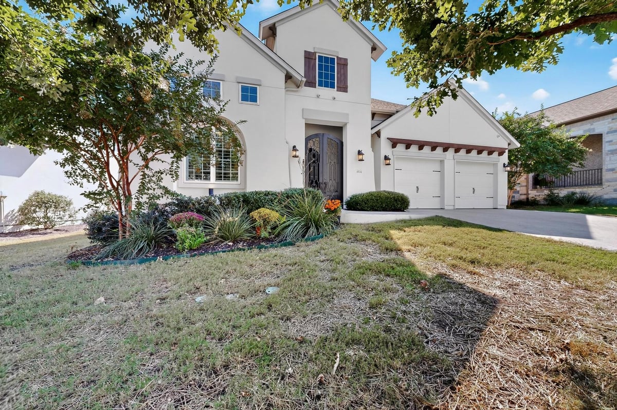 Living area at 4104 Belisario Ct - 4 bed 4 bath home