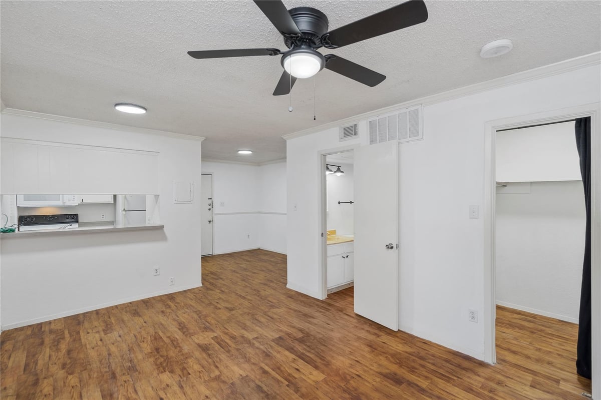 View 4105 Speedway Unit #101 in Hyde Park Add 01 4105 Speedway Unit #101 - property photo 1 - Luxury home in Hyde Park Add 01, Austin, TX