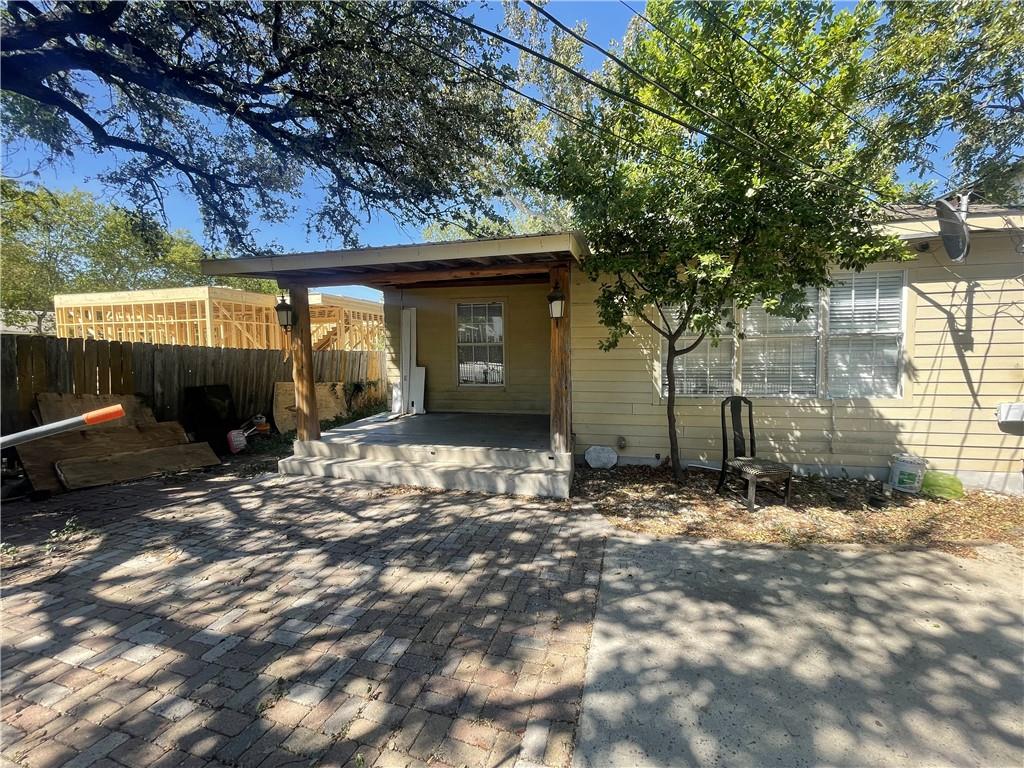 View 4106 Clawson RD in Low Theodore Heights 4106 Clawson RD - property photo 1 - Luxury home in Low Theodore Heights, Austin, TX