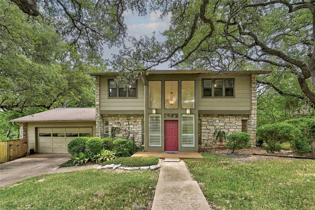 View 411 Honeycomb RDG in Westwood Sec 03 411 Honeycomb RDG - property photo 1 - Luxury home in Westwood Sec 03, Austin, TX