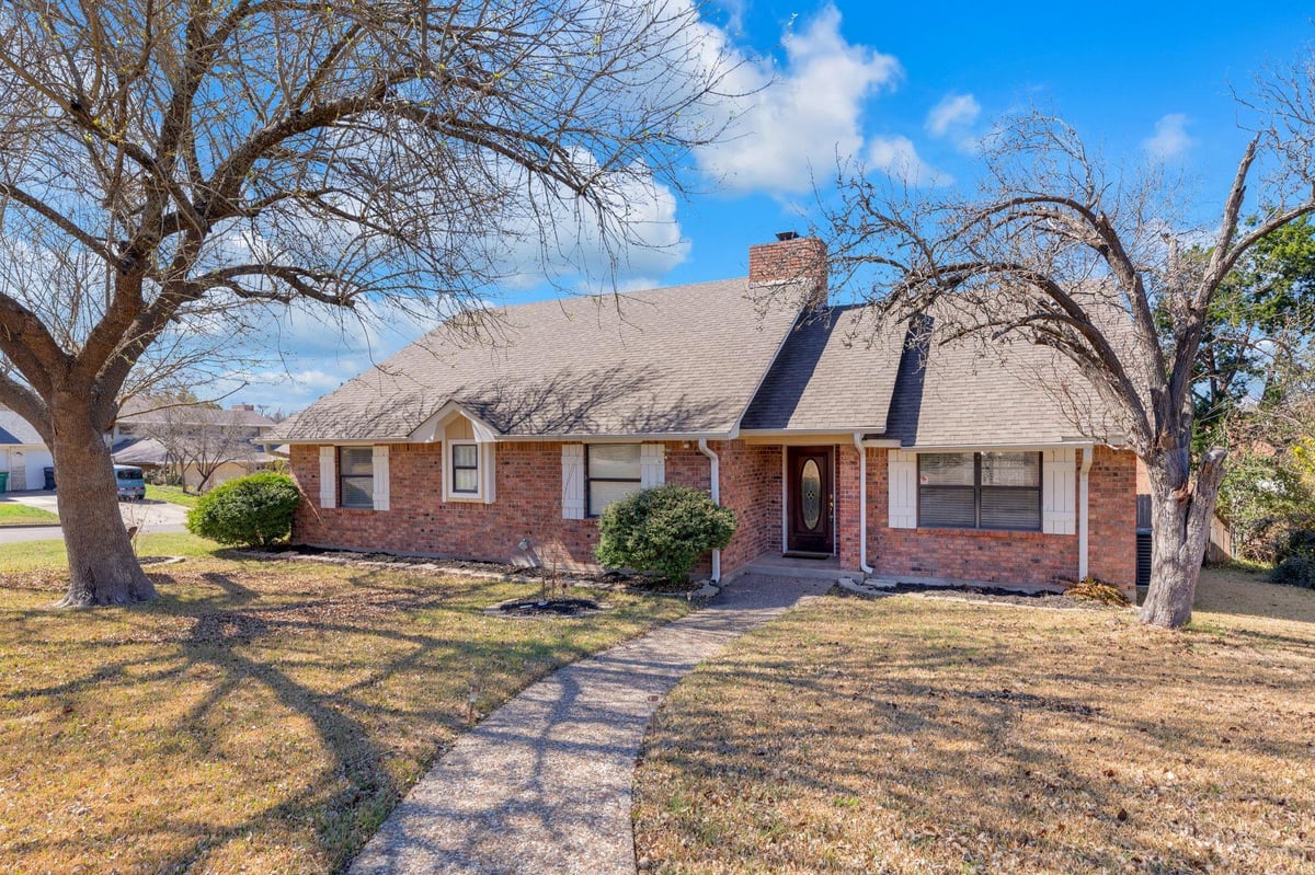 Primary bedroom at 4111 Canyon Cliff Cir - 3 bed 2 bath home