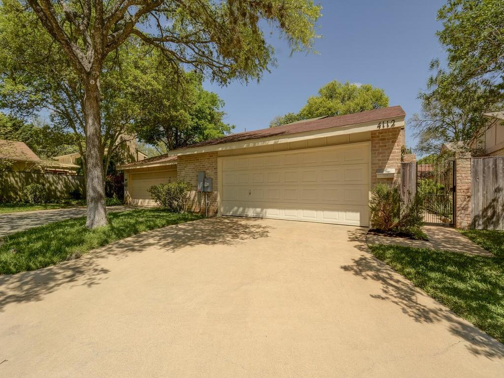 View 4112 Ridgeline Dr in Trails Ph 01a 4112 Ridgeline Dr - property photo 1 - Luxury home in Trails Ph 01a, Austin, TX
