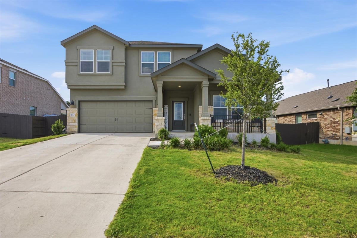 4117 Home Place RD - front exterior - Luxury home in Lively Tr Ph 3, Georgetown, TX