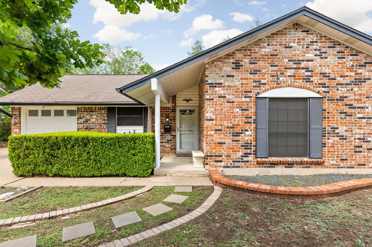 View 412 Thistlewood DR in Community Fairview Sec 04 412 Thistlewood DR - front exterior - Luxury home in Community Fairview Sec 04, Austin, TX