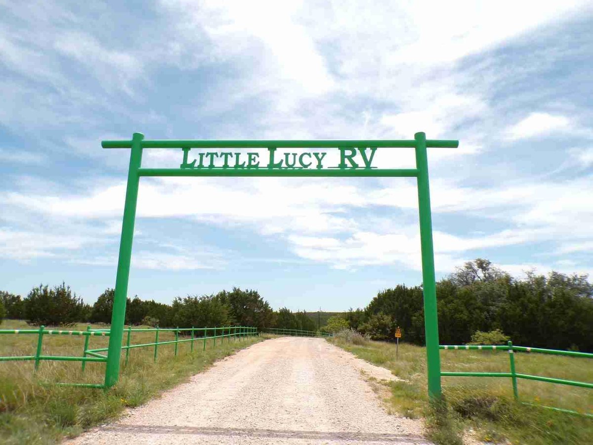 Living area at 4120 N Hwy 281 - Lampasas, TX