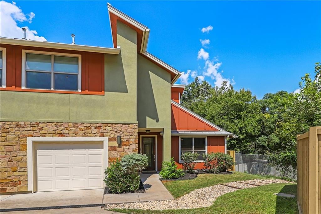 View 4124 Valley View RD Unit #B in 4124 Valley View Road Condomin 4124 Valley View RD Unit #B - front exterior - Luxury home in 4124 Valley View Road Condomin, Austin, TX