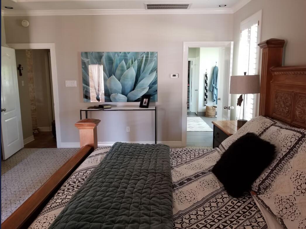 Living area at 413 Breakaway Rd - 4 bed 3 bath home