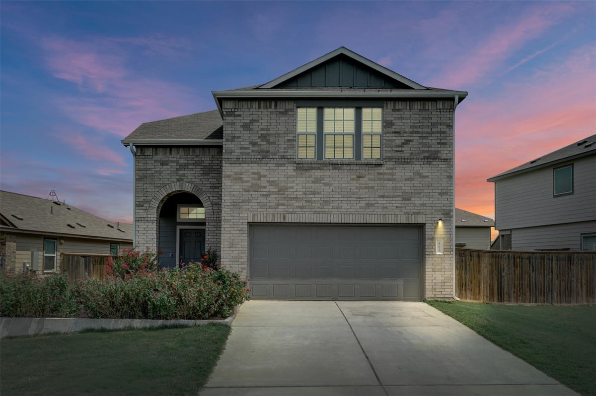 View 413 Perfect World LOOP in Eastwood 413 Perfect World LOOP - front exterior - Luxury home in Eastwood, Jarrell, TX