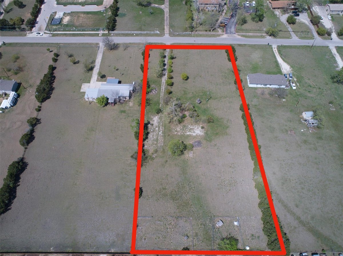View 414 Lion DR in Leander Heights Sec 02 414 Lion DR - front exterior - Luxury lot in Leander Heights Sec 02, Leander, TX