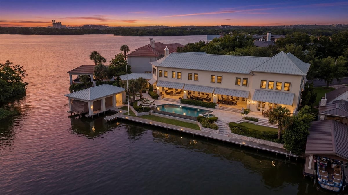 View 414 Matern CT in Matern Island 414 Matern CT - property photo 1 - Luxury home in Matern Island, Horseshoe Bay, TX