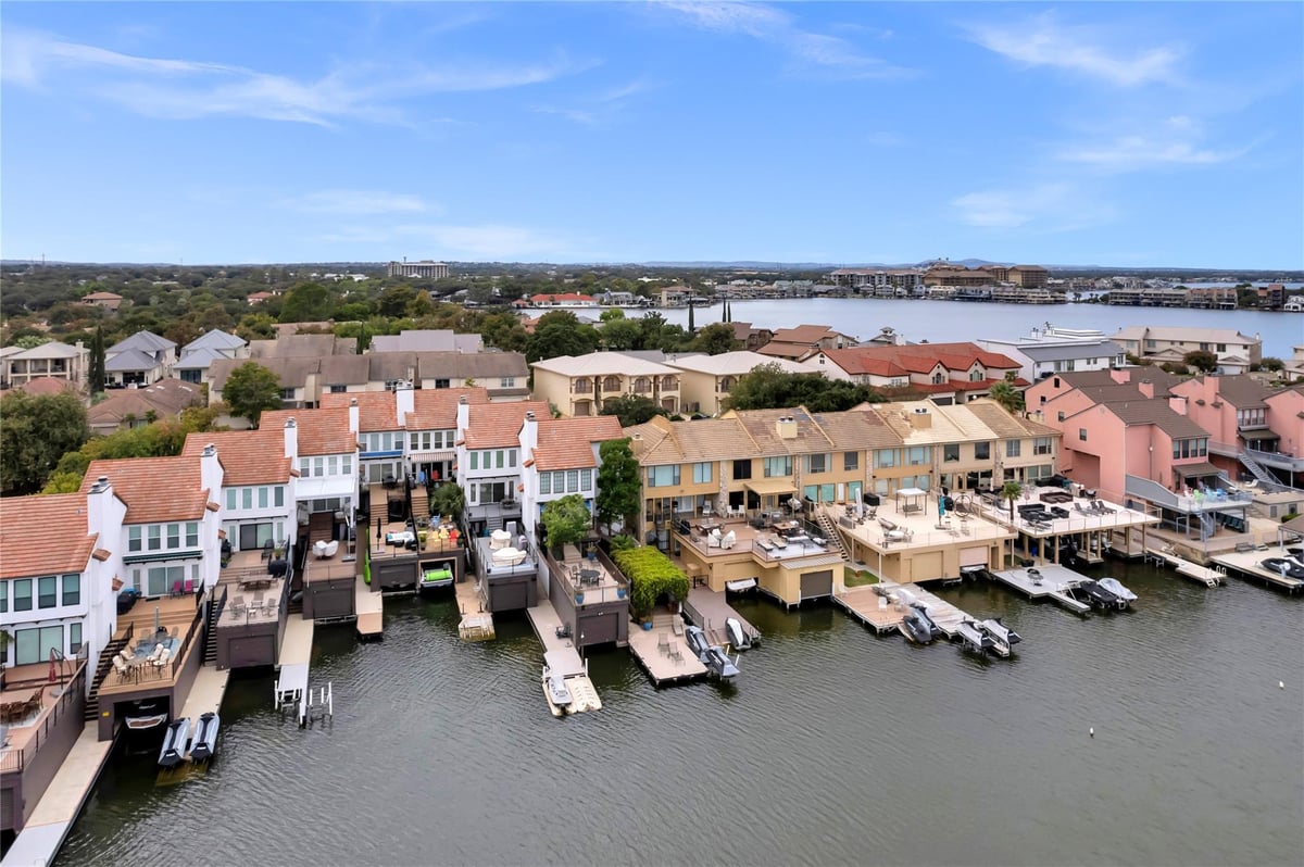 415 Horseshoe Bay North Blvd - front exterior - Luxury home in North Point Townhomes, Horseshoe Bay, TX