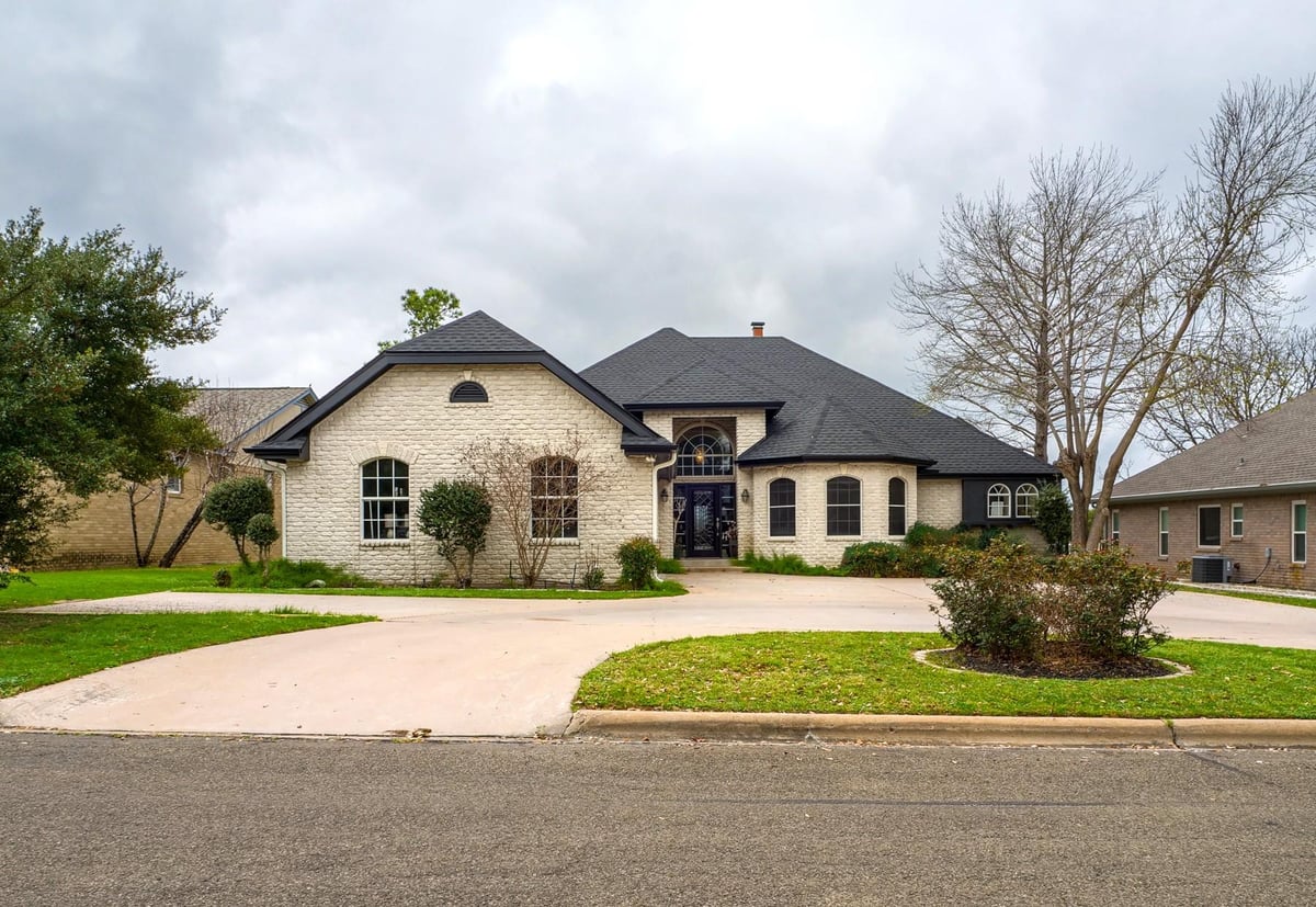 View 415 Saint Andrews ST in Meadowlakes 415 Saint Andrews ST, photo 1 of 39, Meadowlakes, Meadowlakes, TX