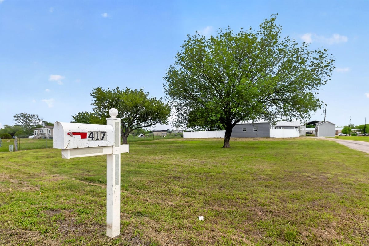 417 Birmensdorf Dr - front exterior - Luxury home in Birmensdorf Farms, San Marcos, TX