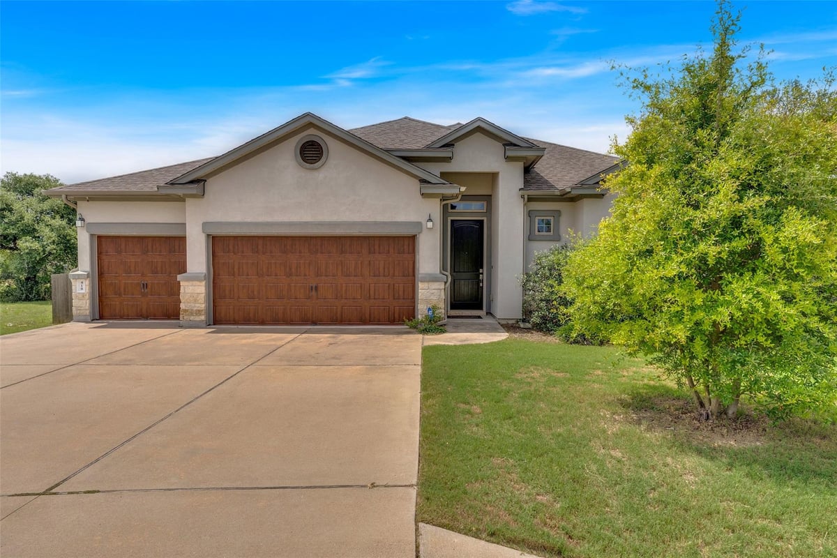 View 418 Quartz DR in Arrowhead Ranch Ph 1 418 Quartz DR - front exterior - Luxury home in Arrowhead Ranch Ph 1, Dripping Springs, TX