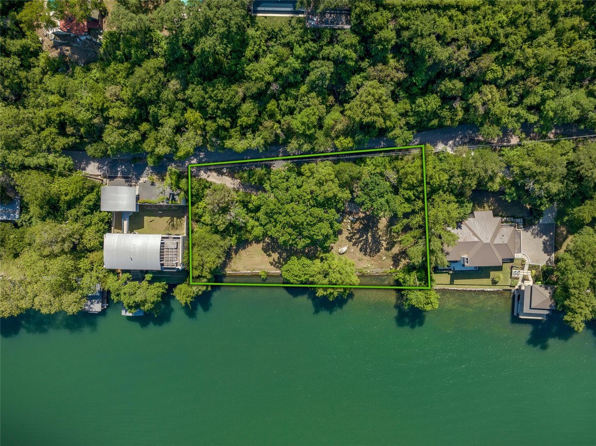 View 4200 Rivercrest Dr in Aqua Verde 4200 Rivercrest Dr - backyard with 4200 Rivercrest Dr in Austin - Luxury lot in Aqua Verde, Austin, TX