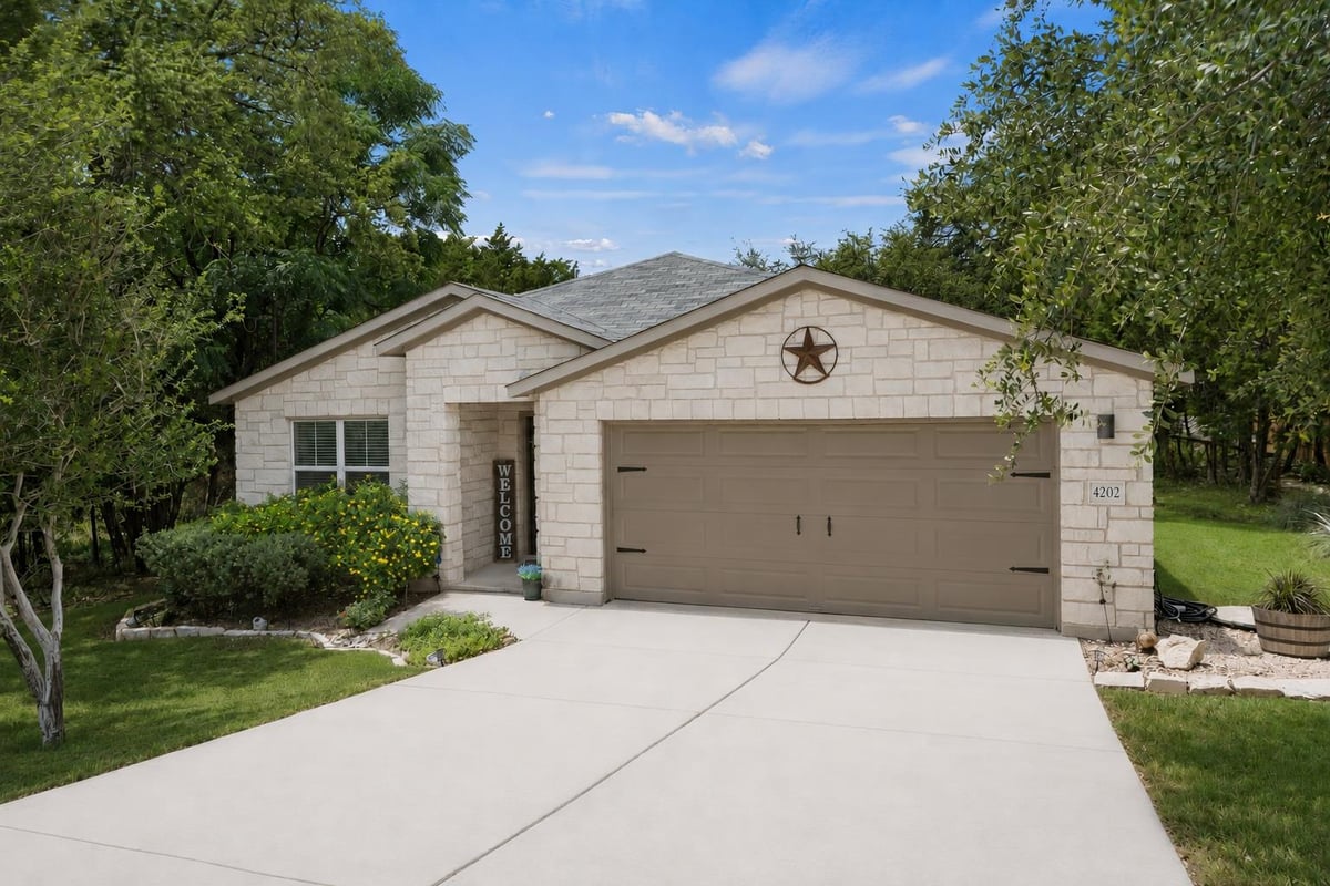View 4202 Glendale LN in LAGO VISTA COUNTRY CLUB ESTATES 4202 Glendale LN - front exterior - Luxury home in LAGO VISTA COUNTRY CLUB ESTATES, Lago Vista, TX