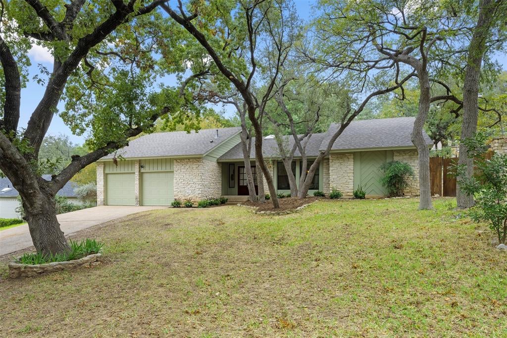 View 4202 Hycrest Dr in Northwest Estates Sec 02 4202 Hycrest Dr - front exterior - Luxury home in Northwest Estates Sec 02, Austin, TX