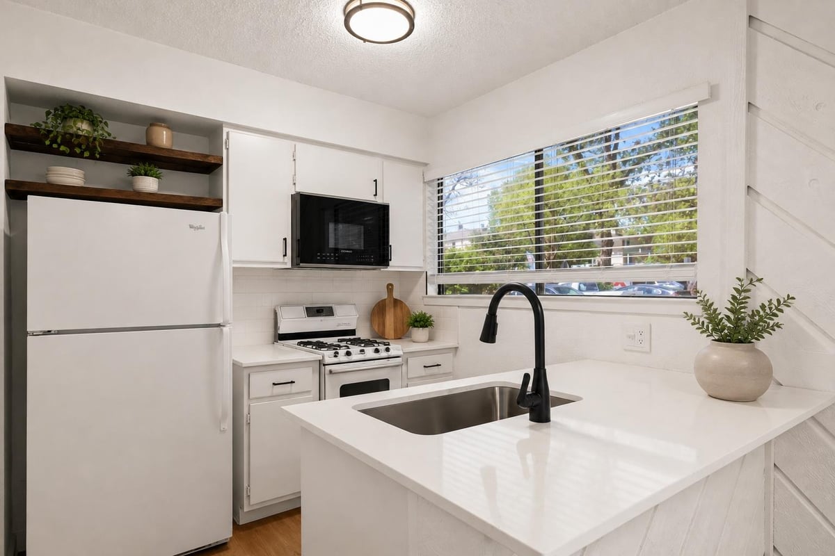 View 4205 Speedway Ave Unit #112 in Hyde Park 4205 Speedway Ave Unit #112 - property photo 1 - Luxury home in Hyde Park, Austin, TX