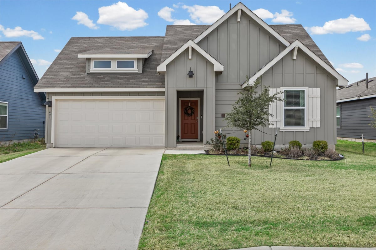 View 421 Lancebill Dr in Hansford 421 Lancebill Dr - front exterior - Luxury home in Hansford, Lockhart, TX