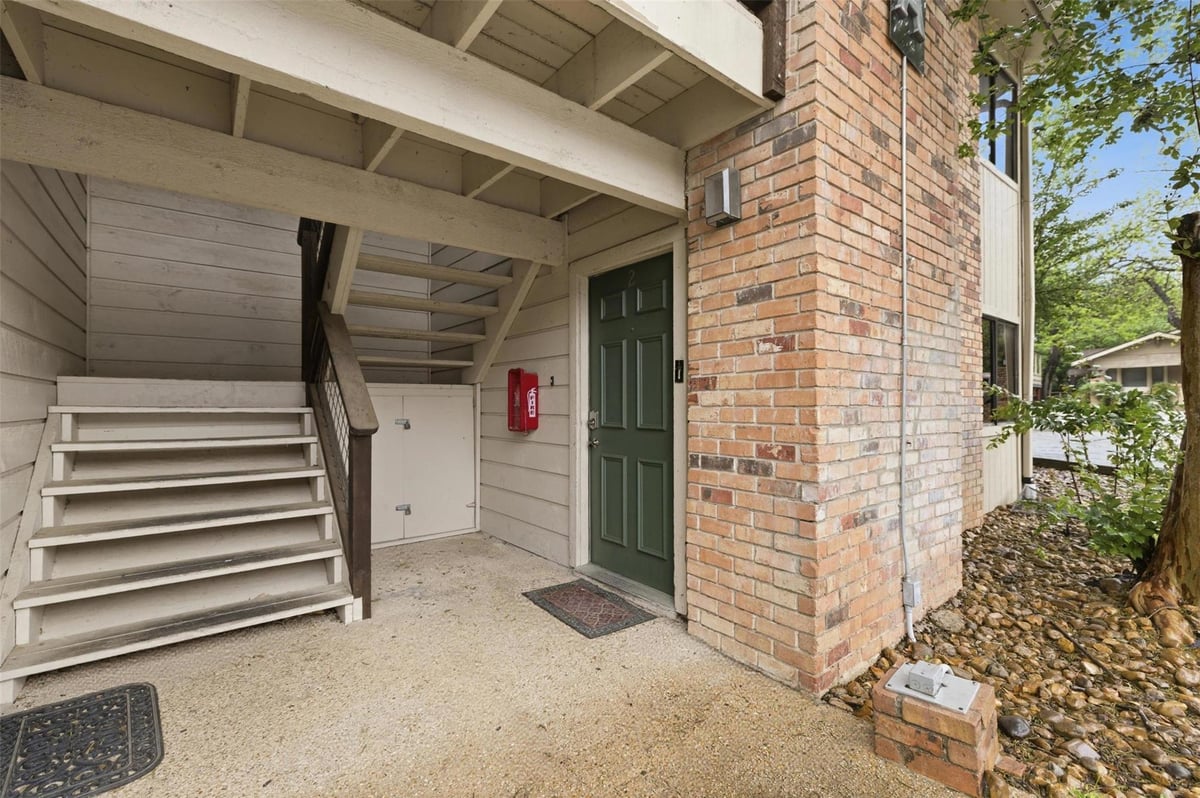 View 421 W San Antonio St Unit #A2 in Pecan Creek Condo 421 W San Antonio St Unit #A2 - front exterior - Luxury home in Pecan Creek Condo, San Marcos, TX