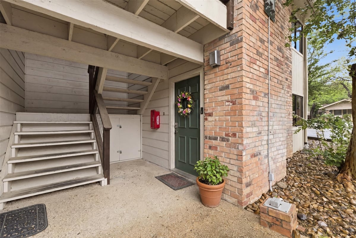 Living area at 421 W San Antonio St Unit #A2 - 2 bed 1 bath home