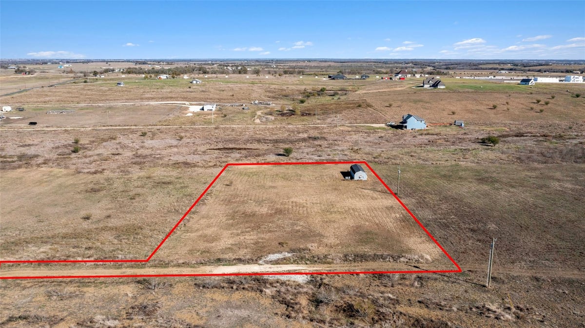 View 422 County Road 451 Rd in VISTA ACRES 422 County Road 451 Rd - front exterior - Luxury lot in VISTA ACRES, Coupland, TX
