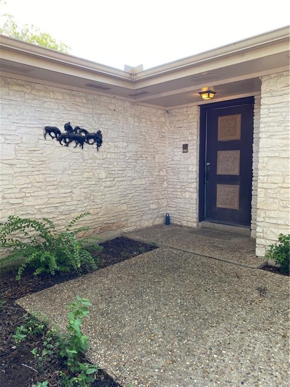 View 422 DASHER Dr in LAKEWAY 422 DASHER Dr - front exterior - Luxury home in LAKEWAY, Austin, TX