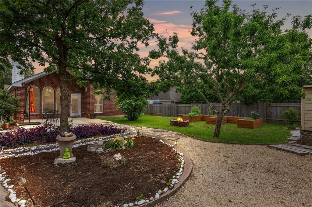 View 424 Racetrack Dr in Stablewood At Slaughter Creeks 424 Racetrack Dr - front exterior - Luxury home in Stablewood At Slaughter Creeks, Austin, TX