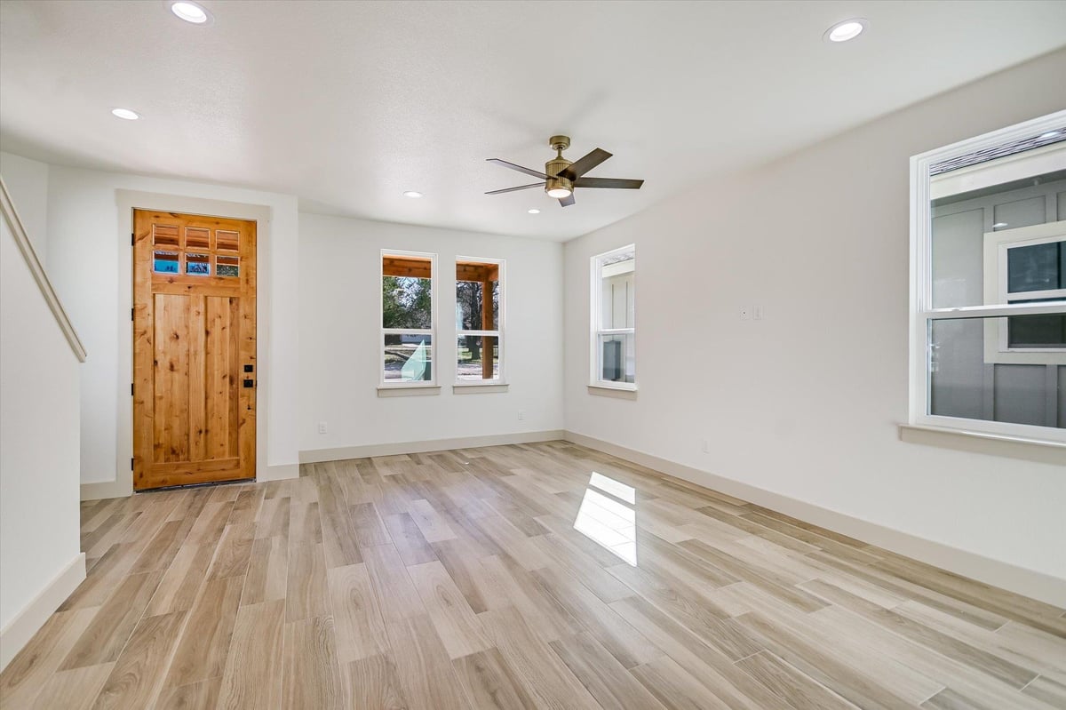 Bathroom at 424 SHADY BLUFF Dr - 3 bed 2 bath home