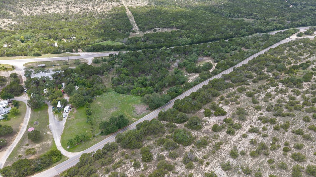 Living area at 424 Spoke Hollow Rd - Williams Family Sub, Wimberley, TX
