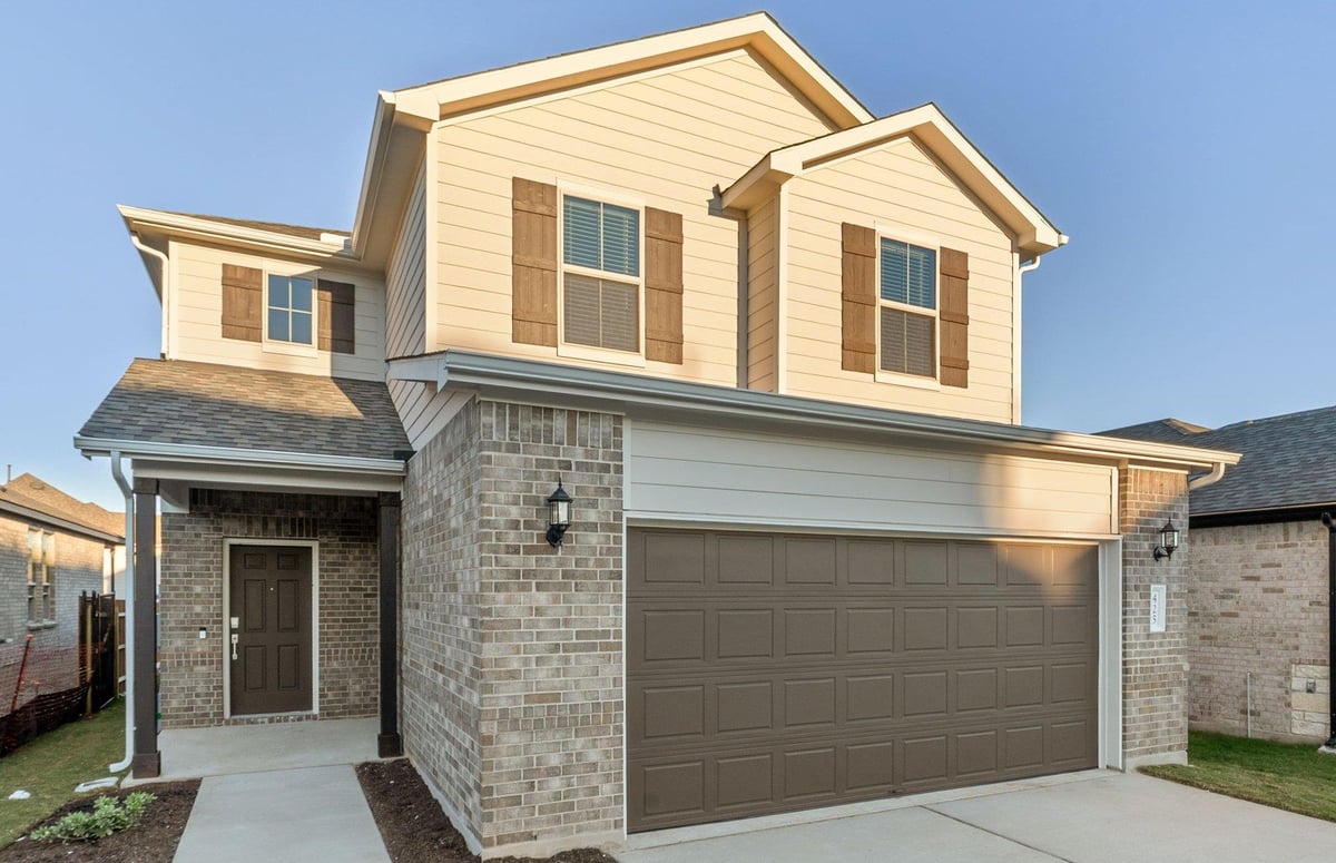 Living area at 425  Bristlecone Bnd - 3 bed 2 bath home
