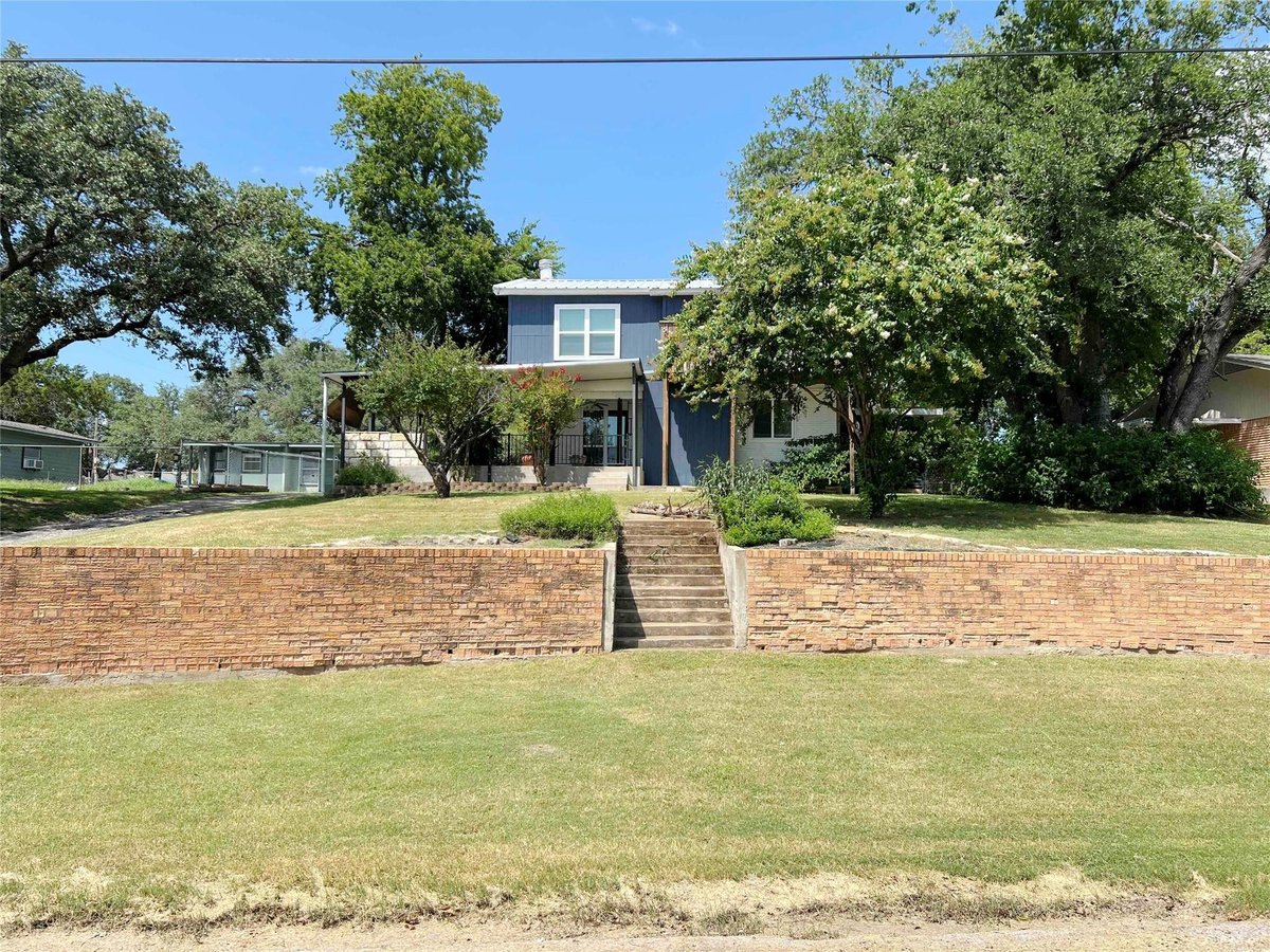View 425 Woodland Point Rd in Woodland Point 425 Woodland Point Rd - front exterior - Luxury home in Woodland Point, Belton, TX