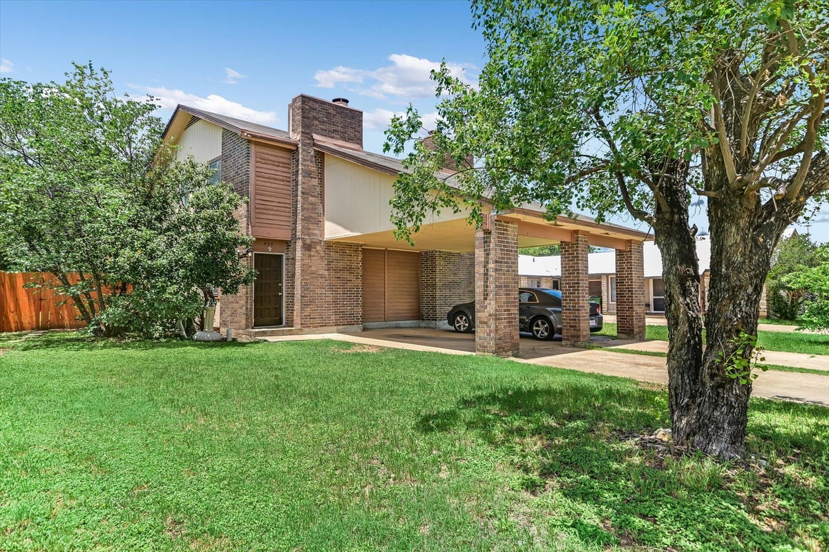 View 430 Chisholm Valley DR in Chisholm Valley Sec 01 430 Chisholm Valley DR - front exterior - Luxury home in Chisholm Valley Sec 01, Round Rock, TX