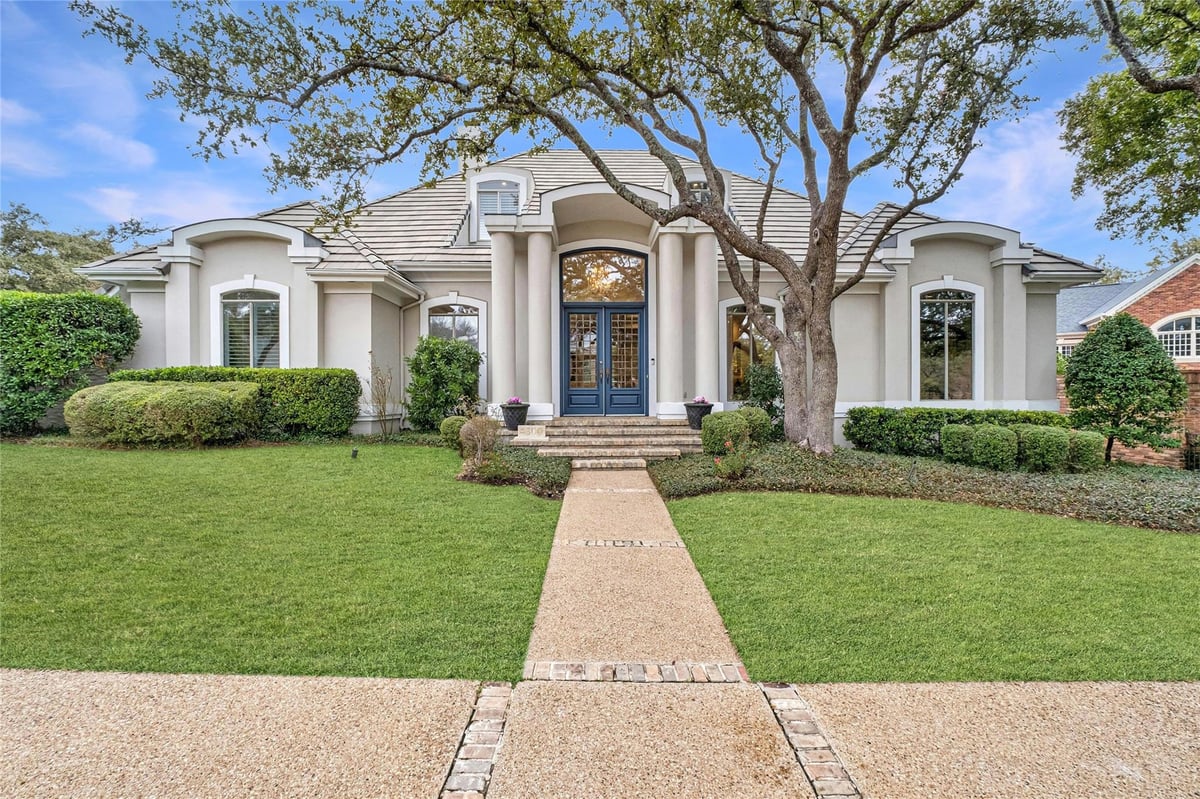 View 4300 Long Champ DR in Davenport Ranch Phs 3 Sec 1 4300 Long Champ DR - property photo 1 - Luxury home in Davenport Ranch Phs 3 Sec 1, Austin, TX