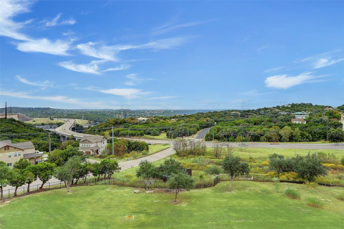 View 4300 Mansfield Dam RD Unit #121/131 in Lakeside Villas Condos Bldg 1 4300 Mansfield Dam RD Unit #121/131 - front exterior - Luxury lot in Lakeside Villas Condos Bldg 1, Austin, TX
