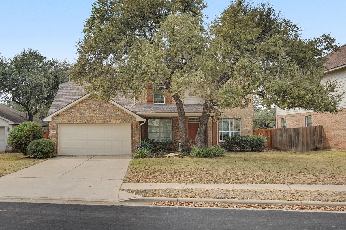 View 4301 Hoffman DR in Deer Haven 4301 Hoffman DR - front exterior - Luxury home in Deer Haven, Austin, TX