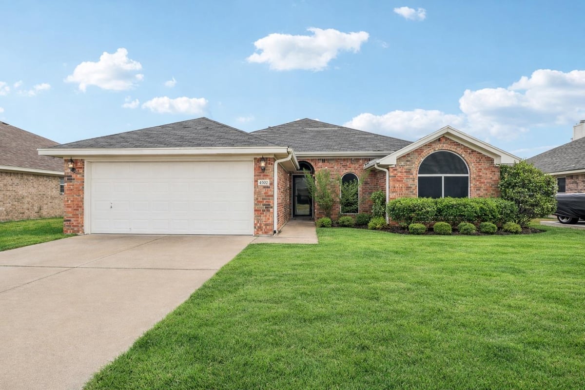 View 4302 Boots Dr in Clear Creek Estates Ph Five 4302 Boots Dr - front exterior - Luxury home in Clear Creek Estates Ph Five, Killeen, TX