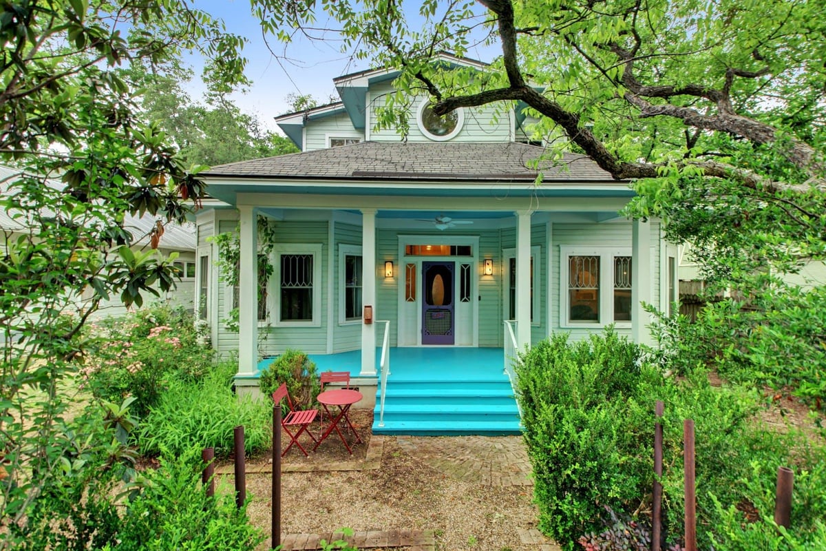 View 4304 Avenue A in Hyde Park 4304 Avenue A - property photo 1 - Luxury home in Hyde Park, Austin, TX