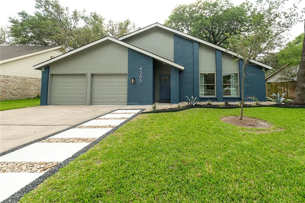 View 4305 Malaga Dr in BALCONES WOODS SEC 4 4305 Malaga Dr - front exterior - Luxury home in BALCONES WOODS SEC 4, Austin, TX