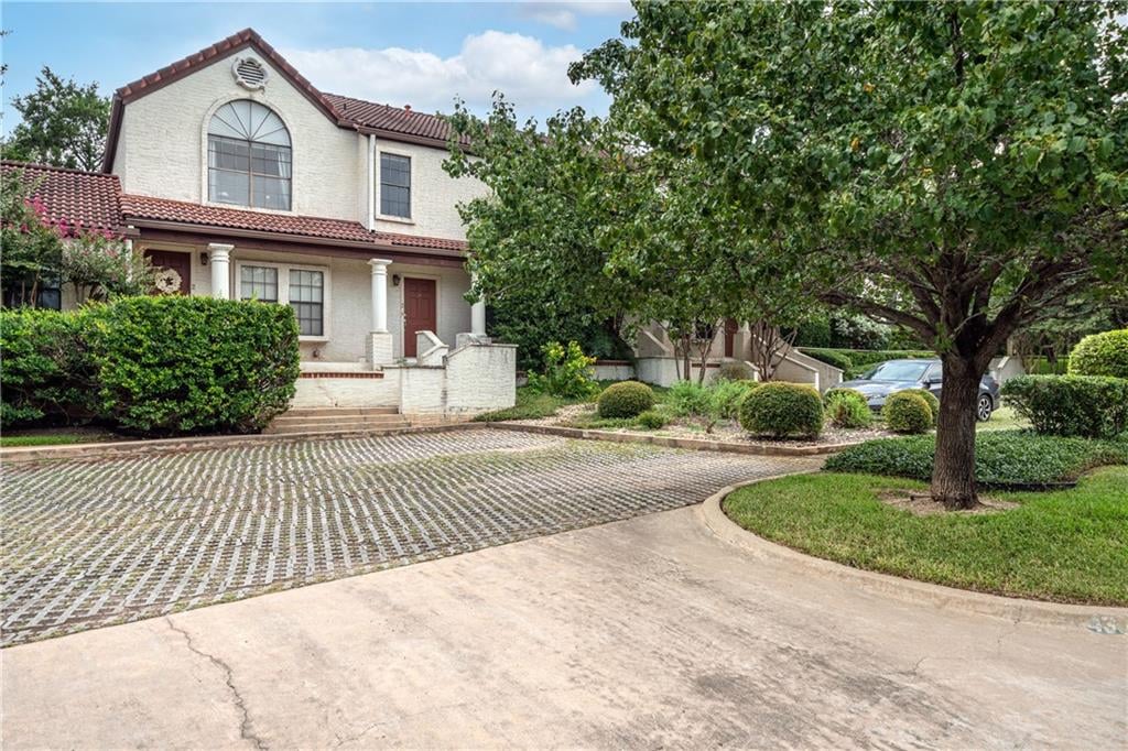 View 4306 Bonnell Vista CV Unit #C2 in Stoneledge 4306 Bonnell Vista CV Unit #C2 - front exterior - Luxury home in Stoneledge, Austin, TX