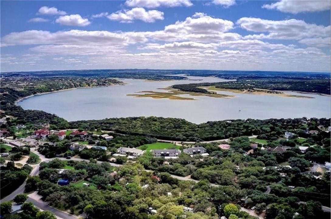 View 4307 Eck Ln Unit #104 in Lake Park Amd 4307 Eck Ln Unit #104 - front exterior - Luxury home in Lake Park Amd, Austin, TX