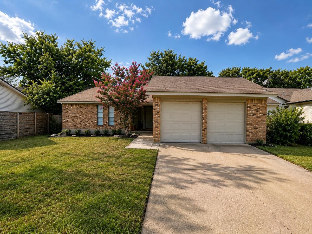 View 4307 Welland CIR in Balcones Woods Sec 02 4307 Welland CIR - property photo 1 - Luxury home in Balcones Woods Sec 02, Austin, TX