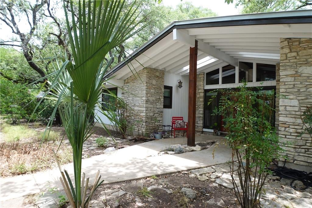 View 431 Brady LN in Ridgewood Village Sec 02 431 Brady LN - property photo 1 - Luxury home in Ridgewood Village Sec 02, Austin, TX