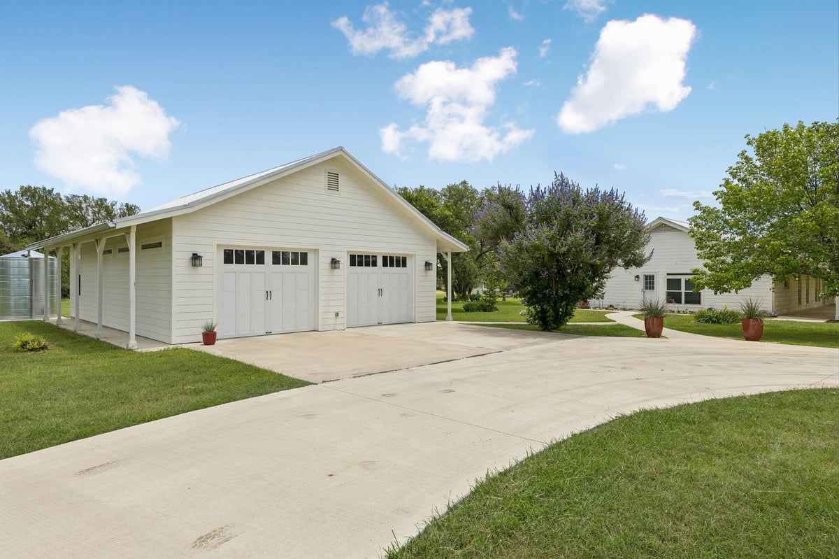 View 4320 County Road 223 in none 4320 County Road 223 - front exterior - Luxury home in none, Florence, TX