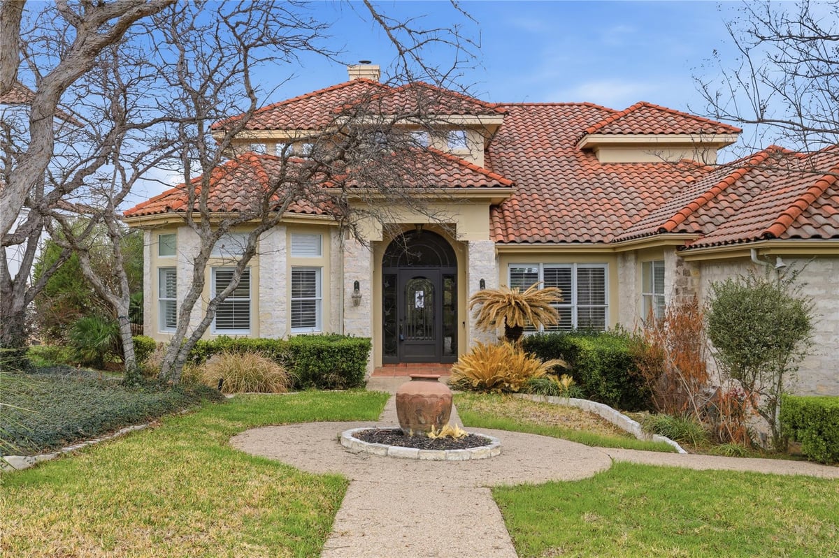 4321 Lakeway Blvd - front exterior - Luxury home in Estates Lakeway Hills Sec 02, Austin, TX